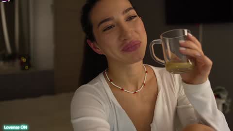 Leora online show from 4, 1, 2025