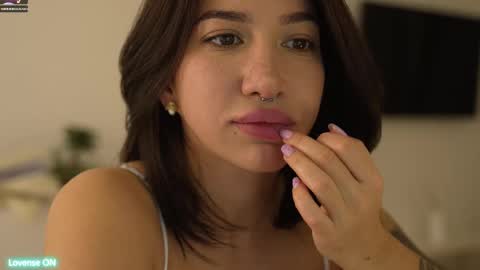 Leora online show from 25, 2, 2025