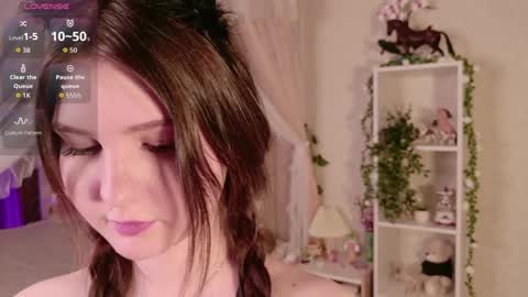 Nicole Moore online show from 4, 4, 2026