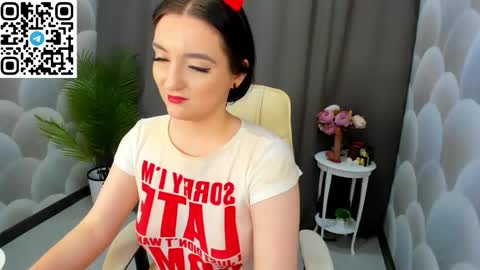 Snapshot of lesley_wins chatting on 15, 11, 2025 Lesley online show from 15, 11, 2025