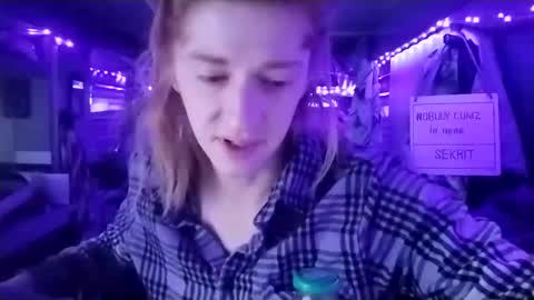 Snapshot of lesleygumgrass chatting on 9, 2, 2025 LesleyGumGrass- The Boring Trans girl online show from 9, 2, 2025
