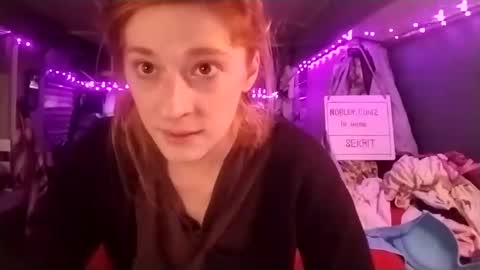 Snapshot of lesleygumgrass chatting on 12, 2, 2025 LesleyGumGrass- The Boring Trans girl online show from 12, 2, 2025