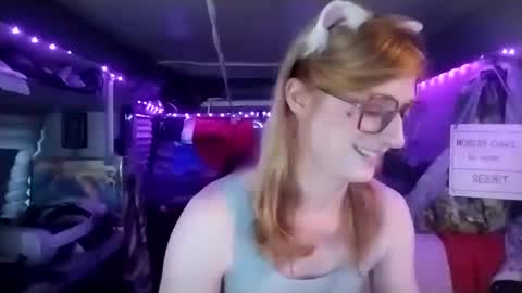 Snapshot of lesleygumgrass chatting on 15, 2, 2025 LesleyGumGrass- The Boring Trans girl online show from 15, 2, 2025