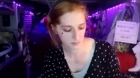 Snapshot of lesleygumgrass chatting on 18, 2, 2025 LesleyGumGrass- The Boring Trans girl online show from 18, 2, 2025