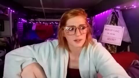 Snapshot of lesleygumgrass chatting on 21, 2, 2025 LesleyGumGrass- The Boring Trans girl online show from 21, 2, 2025