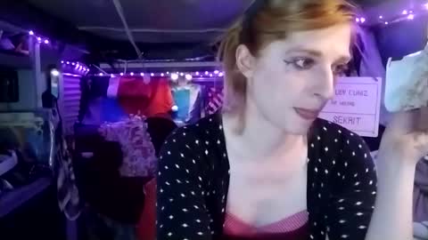 Snapshot of lesleygumgrass chatting on 22, 2, 2025 LesleyGumGrass- The Boring Trans girl online show from 22, 2, 2025