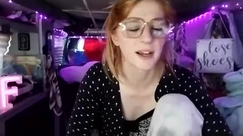 Snapshot of lesleygumgrass chatting on 23, 2, 2025 LesleyGumGrass- The Boring Trans girl online show from 23, 2, 2025