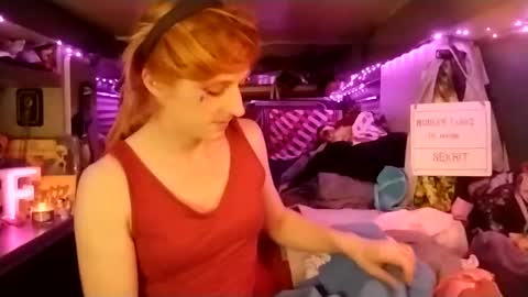 Snapshot of lesleygumgrass chatting on 28, 2, 2025 LesleyGumGrass- The Boring Trans girl online show from 28, 2, 2025