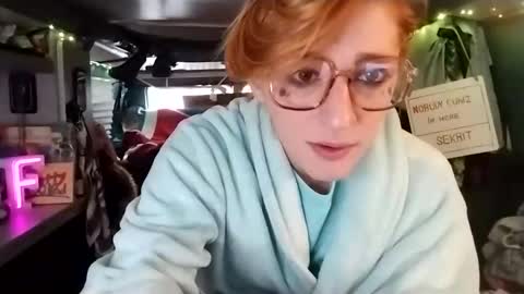 Snapshot of lesleygumgrass chatting on 28, 2, 2025 LesleyGumGrass- The Boring Trans girl online show from 28, 2, 2025