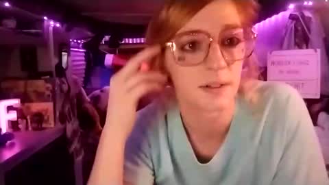 Snapshot of lesleygumgrass chatting on 1, 3, 2025 LesleyGumGrass- The Boring Trans girl online show from 1, 3, 2025