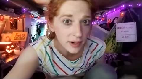 Snapshot of lesleygumgrass chatting on 8, 9, 2025 LesleyGumGrass- The Boring Trans girl online show from 8, 9, 2025