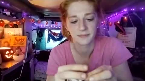 Snapshot of lesleygumgrass chatting on 18, 9, 2025 LesleyGumGrass- The Boring Trans girl online show from 18, 9, 2025
