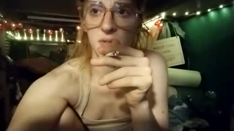 Snapshot of lesleygumgrass chatting on 8, 6, 2026 LesleyGumGrass- The Boring Trans girl online show from 8, 6, 2026
