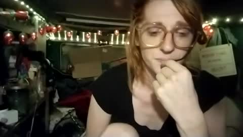 Snapshot of lesleygumgrass chatting on 17, 6, 2026 LesleyGumGrass- The Boring Trans girl online show from 17, 6, 2026