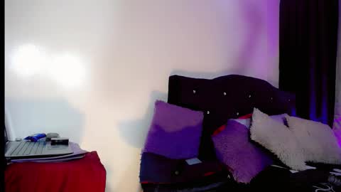 Snapshot of leslie_lorena_ chatting on 26, 9, 2025 Queen online show from 26, 9, 2025