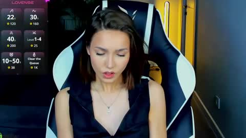 Snapshot of leslie_scottt chatting on 8, 6, 2026 Leslie online show from 8, 6, 2026