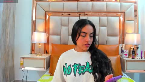 Snapshot of lesliebush chatting on 9, 11, 2025 LeslieBush online show from 9, 11, 2025