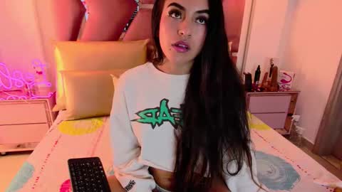 Snapshot of lesliebush chatting on 4, 12, 2025 LeslieBush online show from 4, 12, 2025