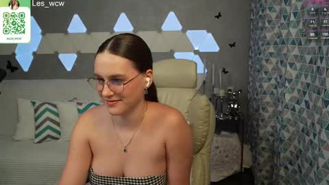 Snapshot of lesliekorfs chatting on 19, 2, 2025 LeslieKorfs online show from 19, 2, 2025