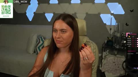 Snapshot of lesliekorfs chatting on 27, 9, 2025 LeslieKorfs online show from 27, 9, 2025