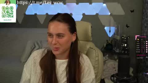 Snapshot of lesliekorfs chatting on 29, 9, 2025 LeslieKorfs online show from 29, 9, 2025