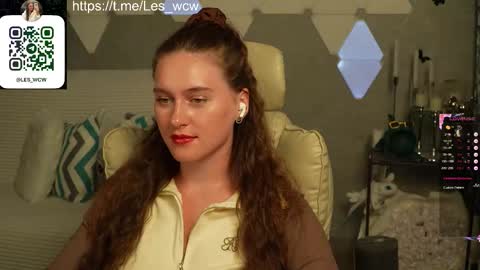 Snapshot of lesliekorfs chatting on 18, 10, 2025 LeslieKorfs online show from 18, 10, 2025