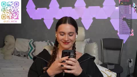 Snapshot of lesliekorfs chatting on 14, 1, 2026 LeslieKorfs online show from 14, 1, 2026