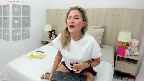 Lesly Santodomingo online show from 1, 2, 2026