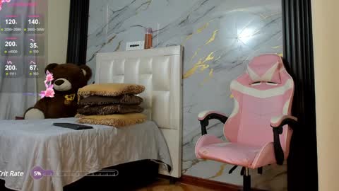 I am here from Monday to Friday from 730 am to 130 pm Colombia time and saturday from 500 am to 1000 am .... Soon Blue page online show from 5, 2, 2025