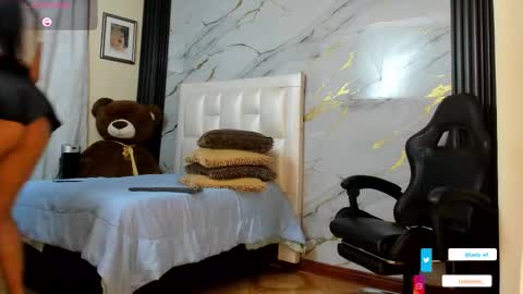 Snapshot of lesly_w chatting on 16, 2, 2026 I am here from Monday to Friday from 730 am to 130 pm Colombia time and saturday from 500 am to 1000 am .... Soon Blue page online show from 16, 2, 2026