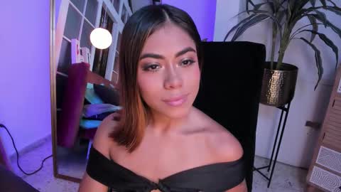 Snapshot of leslybailey chatting on 19, 9, 2025 Lesly Bailey online show from 19, 9, 2025