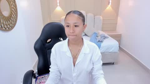 Snapshot of leslysimpson chatting on 2, 7, 2026 online show from 2, 7, 2026