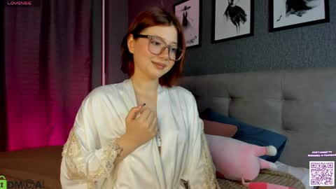 Snapshot of lessi_grace chatting on 29, 4, 2026 Lessi online show from 29, 4, 2026