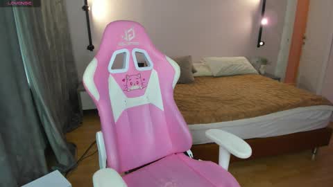 Lesya  online show from 9, 11, 2025