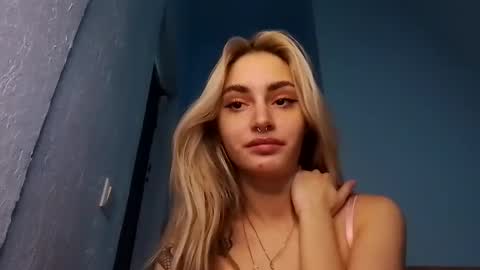 lesyawhite online show from 8, 11, 2025