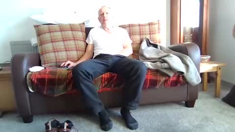 Snapshot of letmestrip chatting on 16, 11, 2025 paul online show from 16, 11, 2025