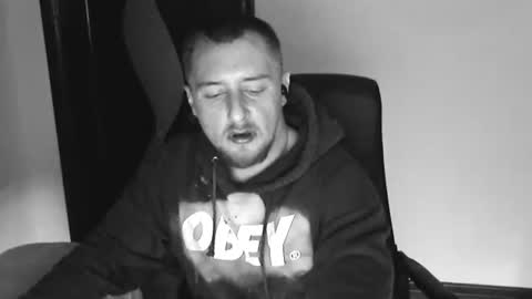 Snapshot of lev1ngston chatting on 27, 10, 2025 lev1ngston online show from 27, 10, 2025