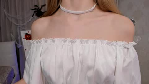 Snapshot of leviavillat chatting on 26, 10, 2025 Rita online show from 26, 10, 2025