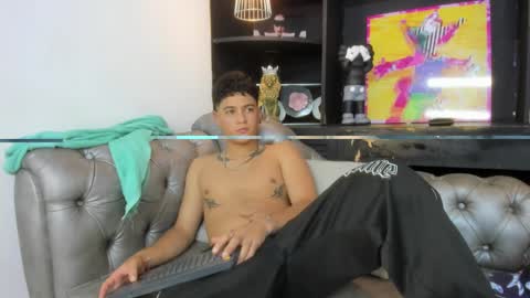 Snapshot of levy_steve chatting on 22, 2, 2025 LevySteven online show from 22, 2, 2025