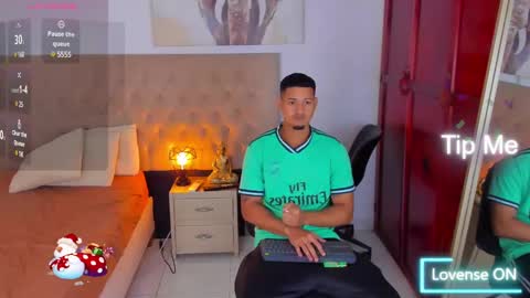 Snapshot of lewishamiltom chatting on 5, 3, 2025 lewis online show from 5, 3, 2025