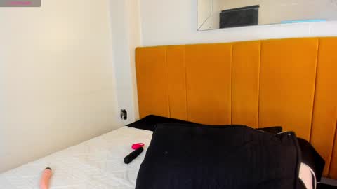 Lexi Howard  online show from 17, 1, 2025