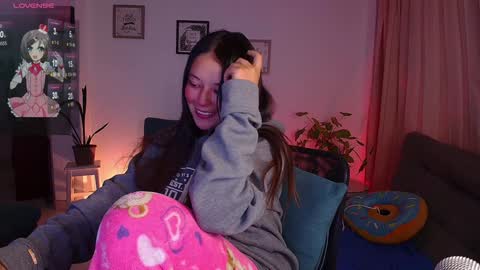 Lexie Thompson   8pm  0000am -5 online show from 28, 12, 2024