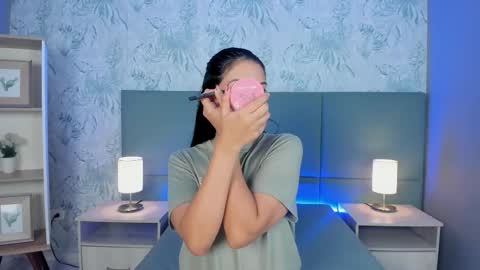 Lexie Thompson  online show from 29, 11, 2025