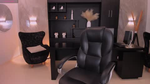 Lexie  online show from 30, 12, 2024