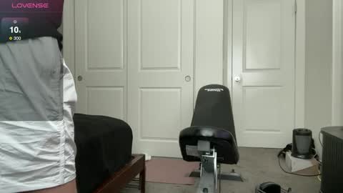 Snapshot of lexxxcazzo chatting on 4, 10, 2025 Dromaeosaurex online show from 4, 10, 2025