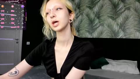 Snapshot of lexy_woorhez chatting on 12, 9, 2025 Lexy online show from 12, 9, 2025