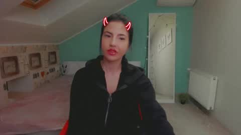 lexyswett online show from 28, 2, 2025