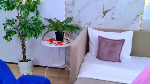 leyaatwood online show from 14, 2, 2026