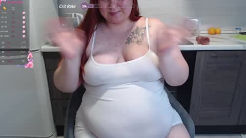 Snapshot of leyaloveee chatting on 8, 12, 2024 Your Leya online show from 8, 12, 2024