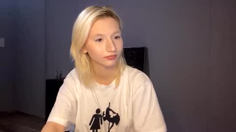 Snapshot of leyasaolee chatting on 2, 12, 2025 Leya online show from 2, 12, 2025